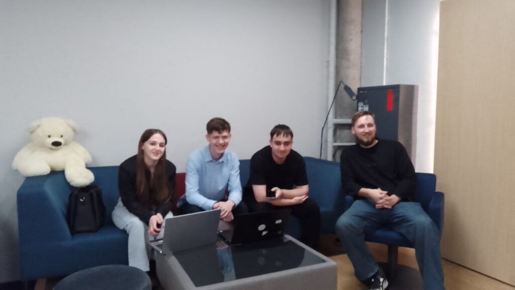 Експерти SoftServe оцінюють студентські проєкти кафедри цифрових технологій в енергетиці