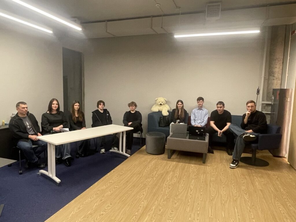 Експерти SoftServe оцінюють студентські проєкти кафедри цифрових технологій в енергетиці