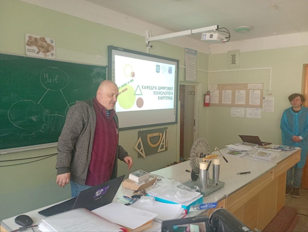 Кафедра ЦТЕ у школі №298: команда викладачів та молодих науковців
